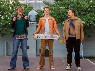 Szenenbild aus "Sonnenalle" beim Sommertheater Eisenach